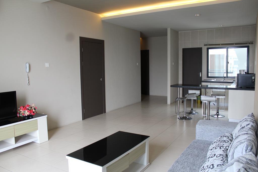 Tribeca Suites Кучинг Экстерьер фото