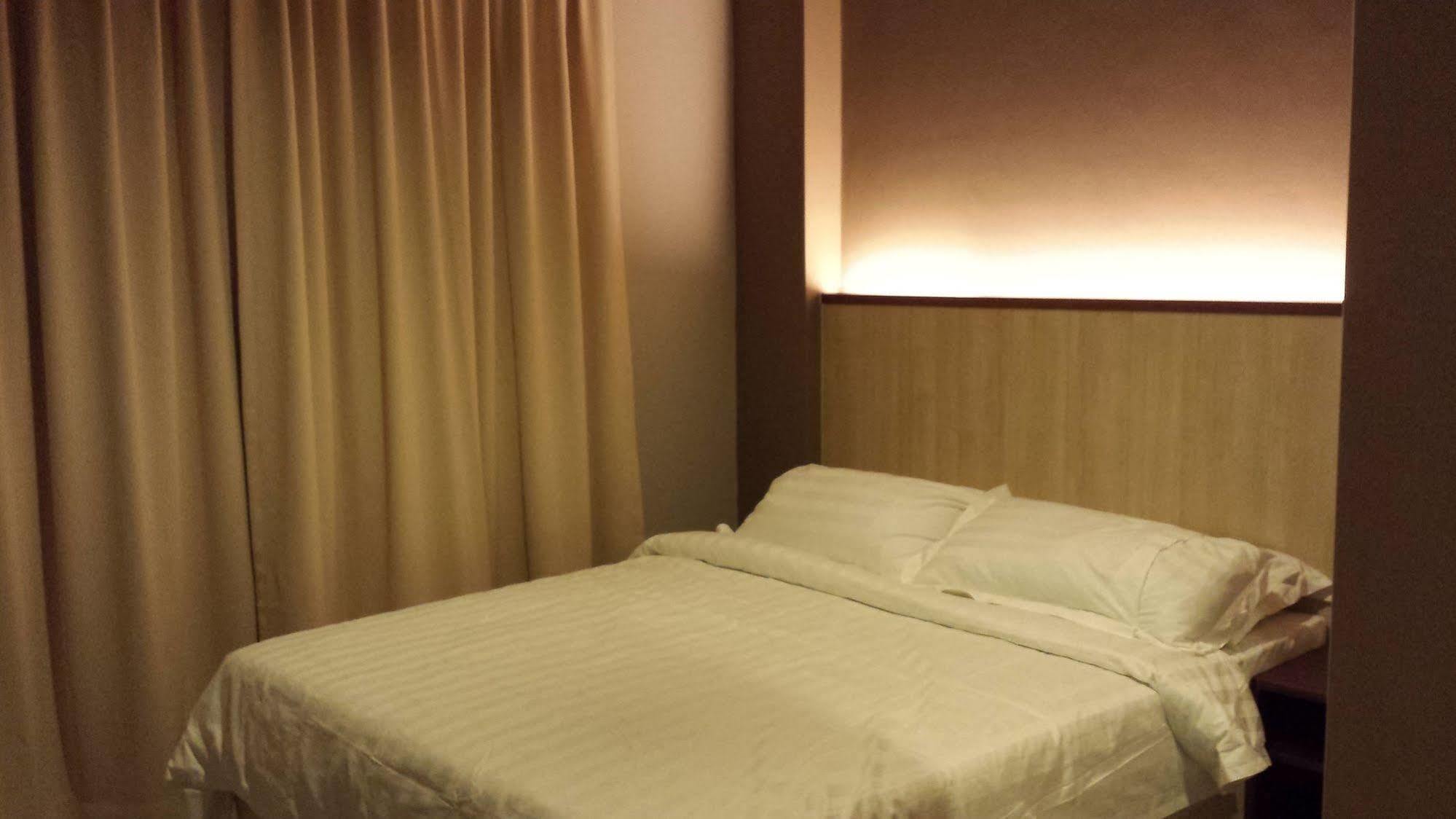 Tribeca Suites Кучинг Экстерьер фото